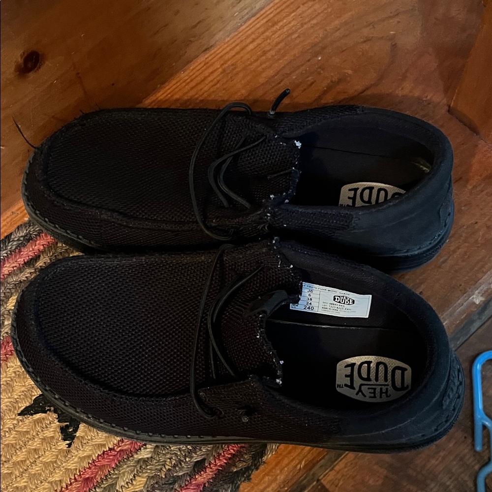 Hey Dude BOYS  Black Loafers size 6 - Picture 4 of 7